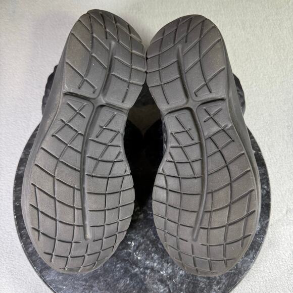 OOFOS Oomg Black Snow Bootie Women’s Size 7 US - Picture 7 of 8